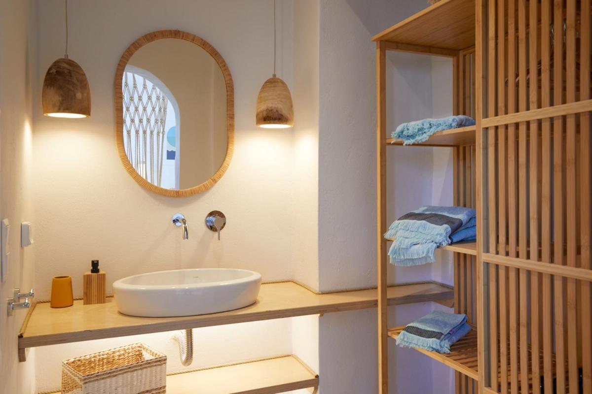 Spiliada Boutique Studios Batsi  Bagian luar foto